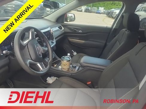 Used 2023 GMC Acadia SLE w/ Driver Convenience Package AWD/4WD image 9