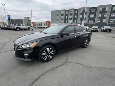 Used 2020 Nissan Altima 2.5 SV image 4