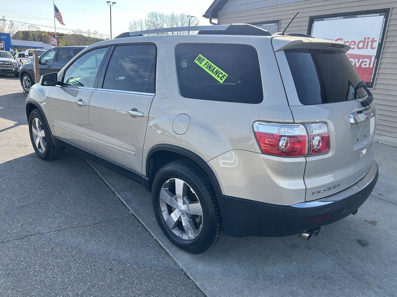 Used 2011 GMC Acadia SLT FWD image 7