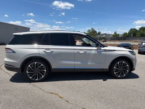 Used 2025 Lincoln Aviator Reserve w/ Equipment Group 201A AWD/4WD image 2