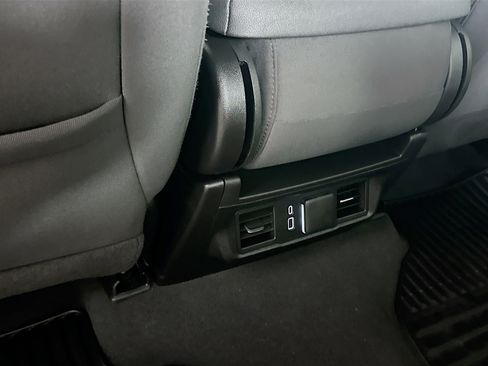 Used 2023 GMC Sierra 1500 Elevation image 26