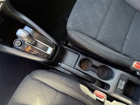 Used 2020 Nissan Kicks S image 23