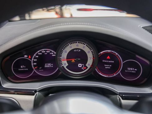 Certified 2023 Porsche Cayenne GTS AWD/4WD image 18