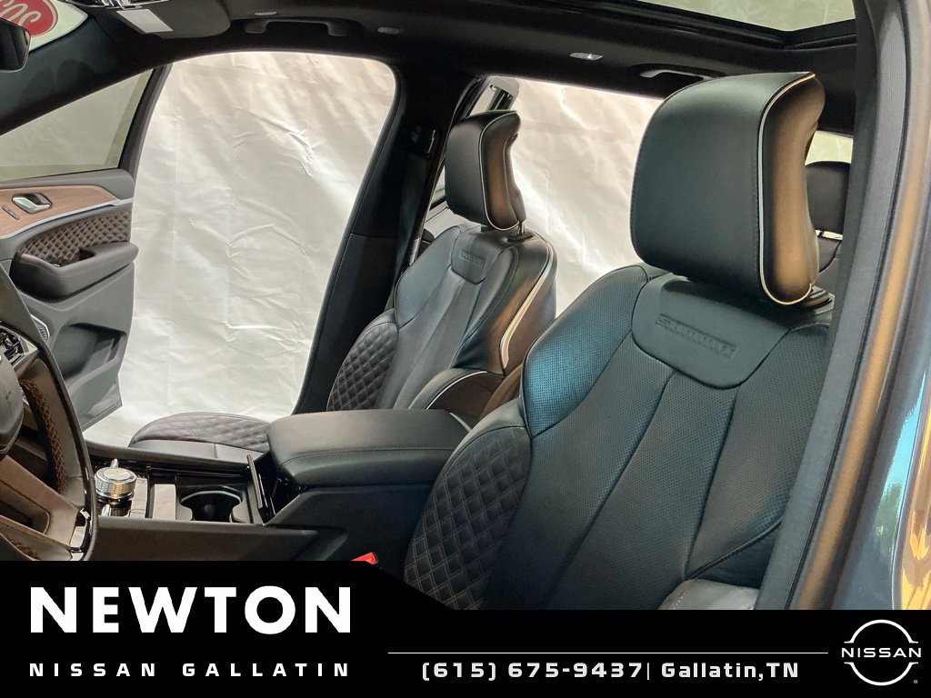 Used 2024 Jeep Grand Cherokee L Summit w/ High Altitude Package AWD/4WD image 36