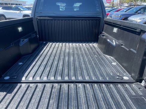 Used 2025 Toyota Tacoma TRD Off-Road image 32