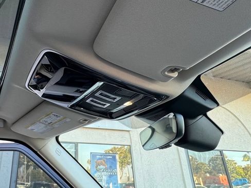 Used 2019 Land Rover Range Rover HSE AWD/4WD image 24