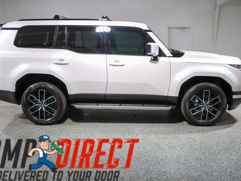 Used 2024 Lexus GX 550 w/ Accessory Package (Z1) AWD/4WD image 6