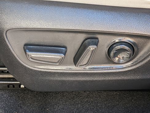 Used 2021 Toyota RAV4 XLE image 17