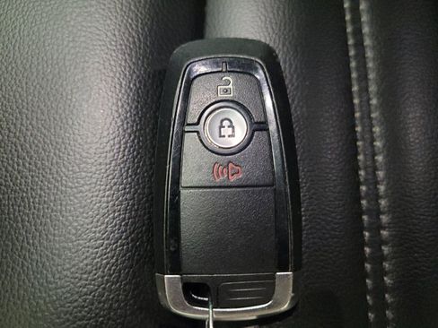 Used 2023 Ford Edge SEL image 32