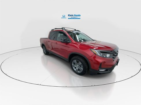 Certified 2025 Honda Ridgeline TrailSport image 4