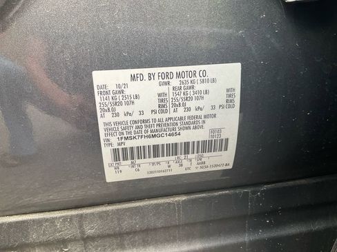 Used 2021 Ford Explorer Limited w/ Equipment Group 301A RWD image 16
