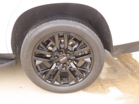 Used 2023 GMC Yukon Denali w/ LPO, Floor Liner Package AWD/4WD image 16