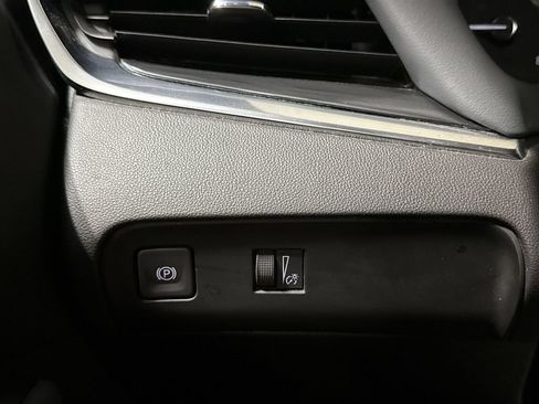 Used 2023 Buick Enclave Essence FWD image 18
