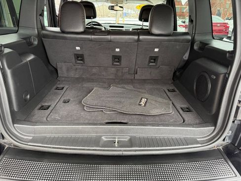 Used 2012 Jeep Liberty Limited Jet w/ Chrome Accents Group image 18