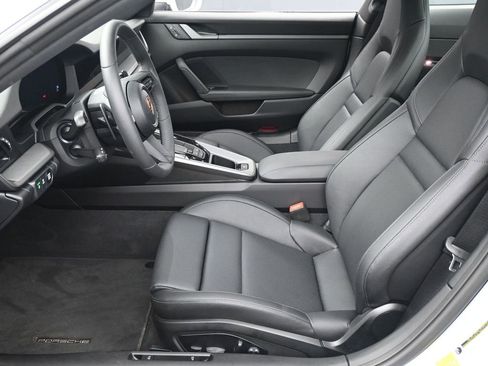 Used 2025 Porsche 911 Carrera image 6