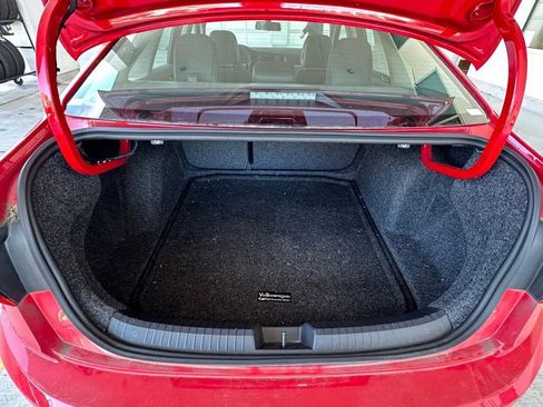 Used 2019 Volkswagen Jetta SE image 9