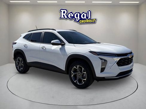 New 2026 Chevrolet Trax LT w/ Driver Confidence Package image 1