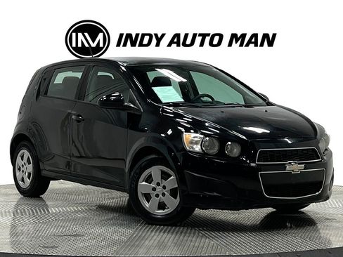 Used 2016 Chevrolet Sonic LS FWD image 2