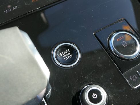 Used 2023 Land Rover Range Rover Sport SE Dynamic image 20