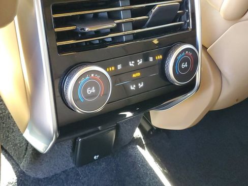 Used 2025 Land Rover Range Rover Autobiography AWD/4WD image 30