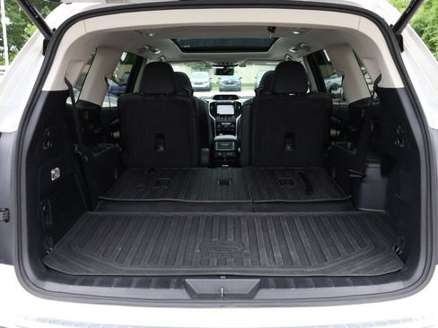 Used 2022 Subaru Ascent Touring AWD/4WD image 8