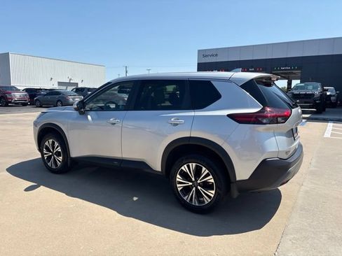 Used 2023 Nissan Rogue SV FWD image 5