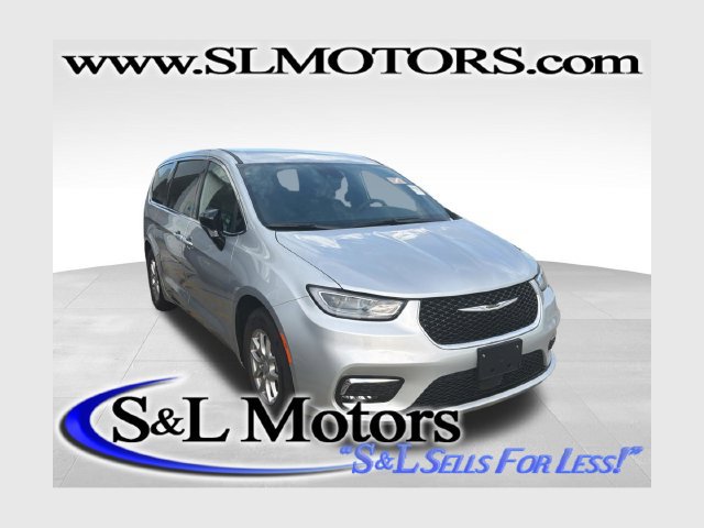 Used 2026 Chrysler Pacifica Select FWD image 1