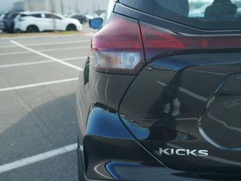 Used 2024 Nissan Kicks SR image 37