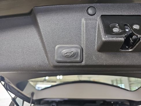 Used 2014 Chevrolet Traverse LT FWD image 18