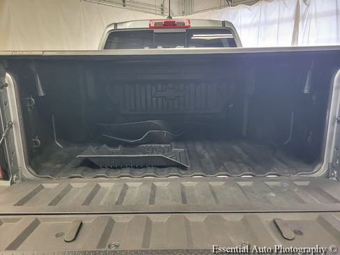 Used 2025 Chevrolet Colorado Trail Boss AWD/4WD image 18