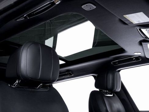 Used 2023 Land Rover Range Rover Long Wheelbase SE image 52