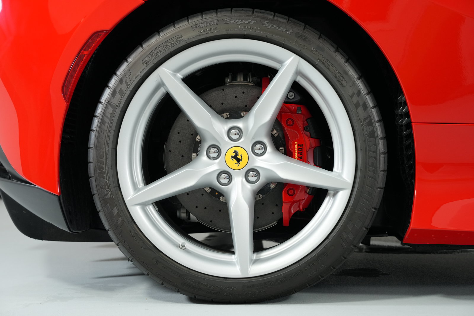 Used 2023 Ferrari F8 Tributo RWD image 16