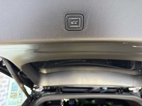 Used 2023 Chevrolet Traverse LT w/ LPO, Floor Liner Package AWD/4WD image 58