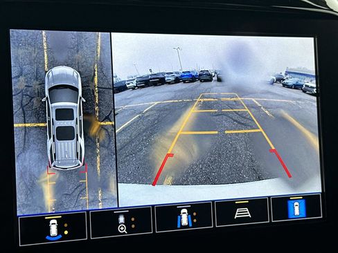 Certified 2023 Chevrolet Traverse LT w/ LT Premium Package image 32