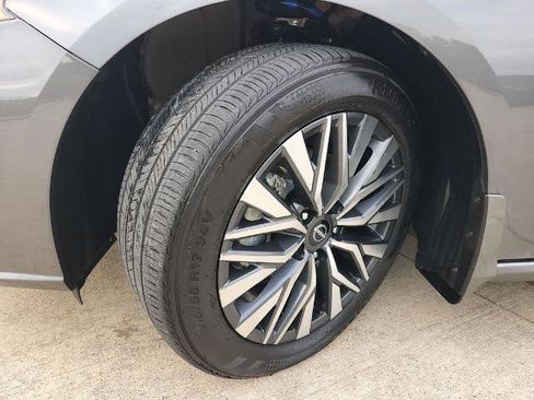 Certified 2024 Nissan Altima 2.5 SV FWD image 30