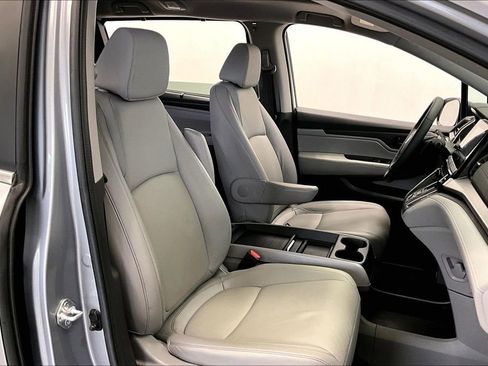 Used 2023 Honda Odyssey EX-L image 7