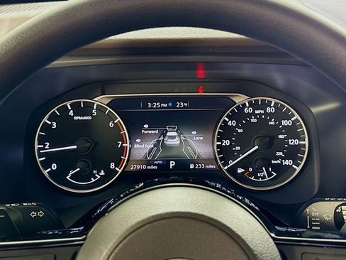 Used 2023 Nissan Rogue SV image 14