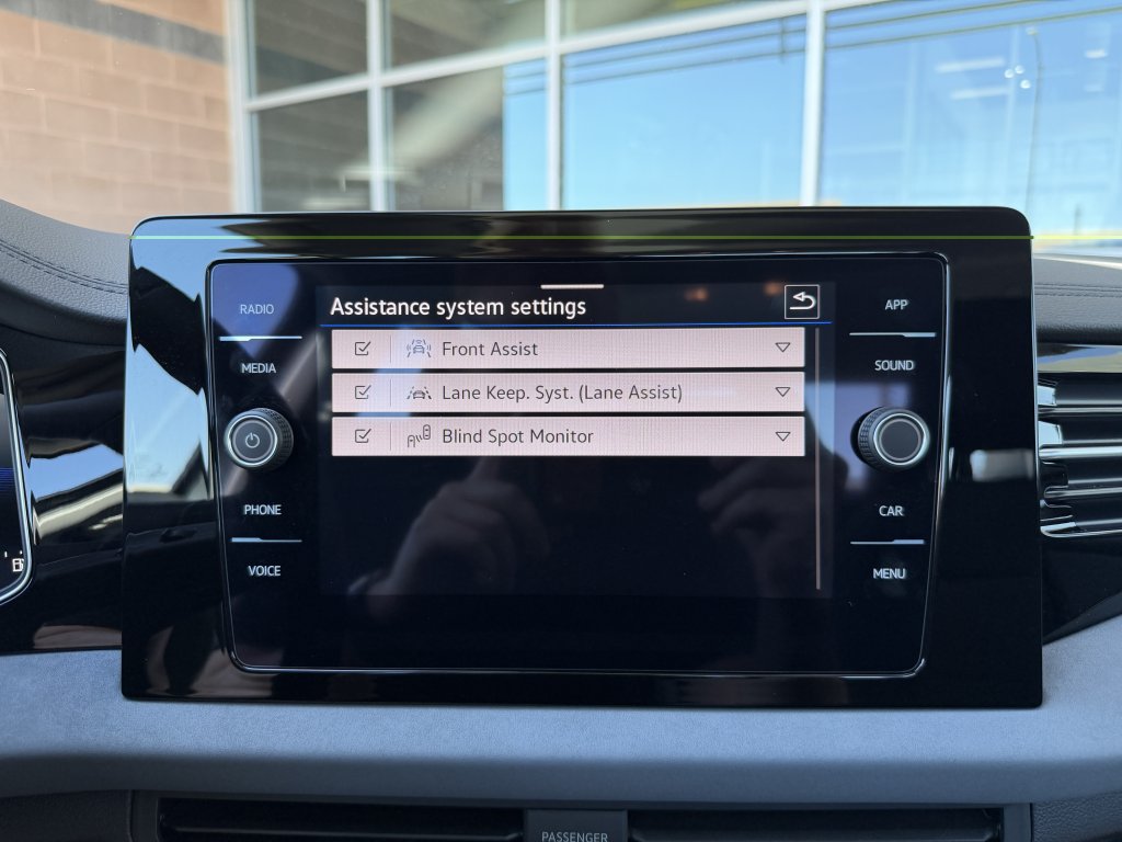 Used 2025 Volkswagen Jetta SE w/ Sunroof Package FWD image 21