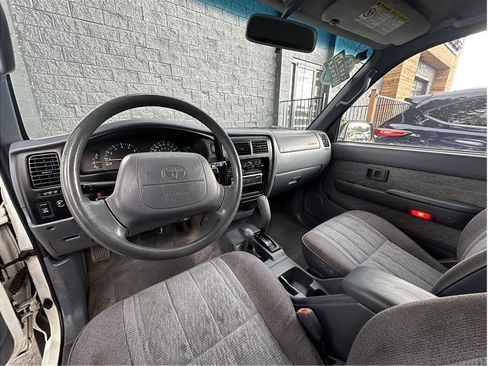 Used 1999 Toyota Tacoma 4x4 Xtracab V6 image 2