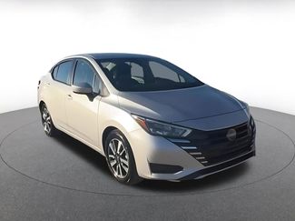 Used 2025 Nissan Versa SV video 2