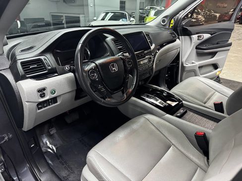 Used 2017 Honda Pilot Touring image 34