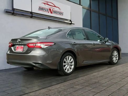 Used 2020 Toyota Camry LE w/ Carpet Mat Package image 4
