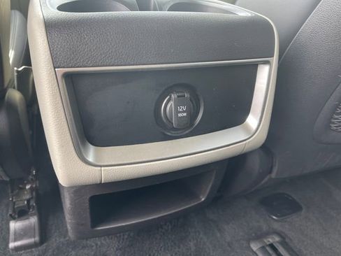 Used 2024 Kia Carnival LX FWD image 22