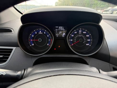 Used 2011 Hyundai Elantra Limited FWD image 9