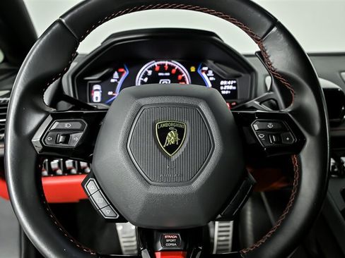Used 2021 Lamborghini Huracan EVO RWD image 25