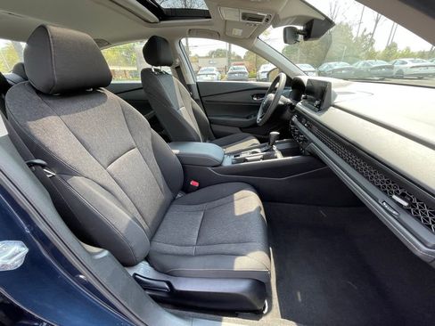 Used 2025 Honda Accord SE image 32