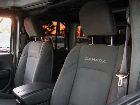 Used 2020 Jeep Wrangler Unlimited Sahara image 18