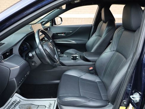 Used 2022 Toyota Venza Limited image 34