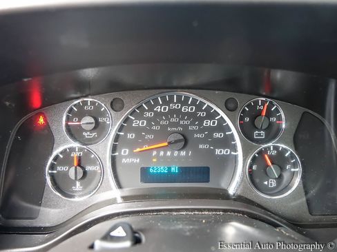 Used 2024 Chevrolet Express 3500 w/ Power Convenience Package RWD image 11