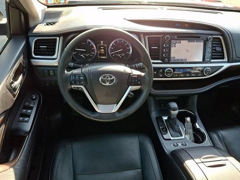 Used 2014 Toyota Highlander Limited AWD/4WD image 13
